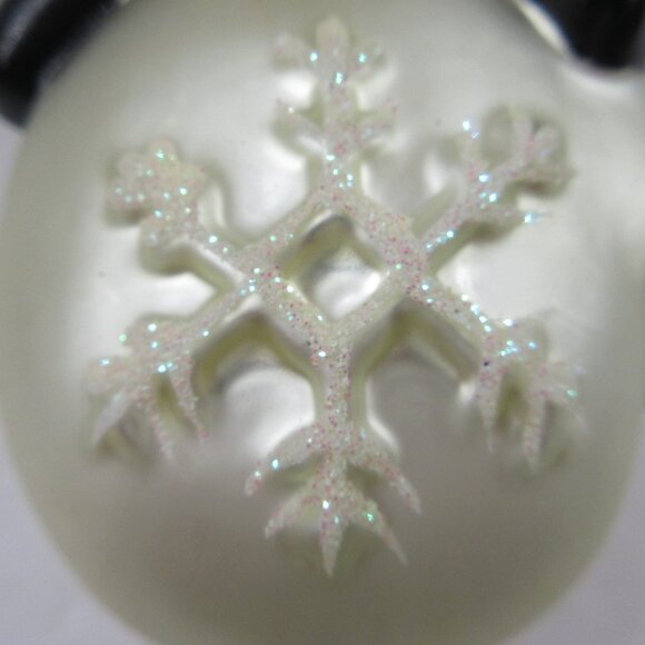 Unique Treasures Glass Penguin 3" Christmas Ornament in original box - Picture 8 of 15